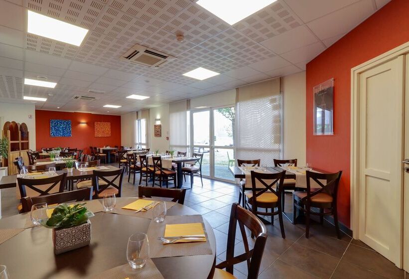 Brit Hotel Saint Méen Le Grand En Brocéliande