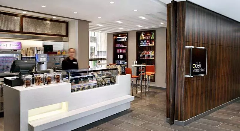 ホテル Centro Al Manhal by Rotana