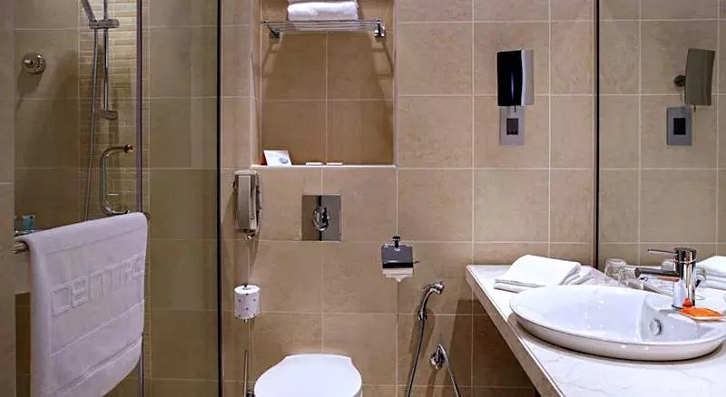 ホテル Centro Al Manhal by Rotana