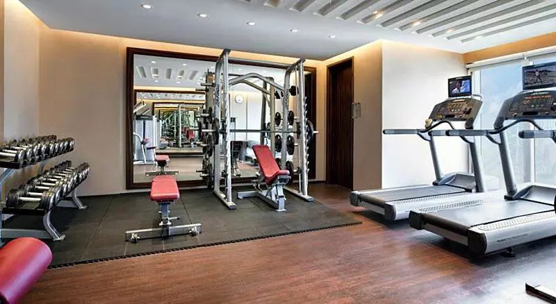 ホテル Centro Al Manhal by Rotana