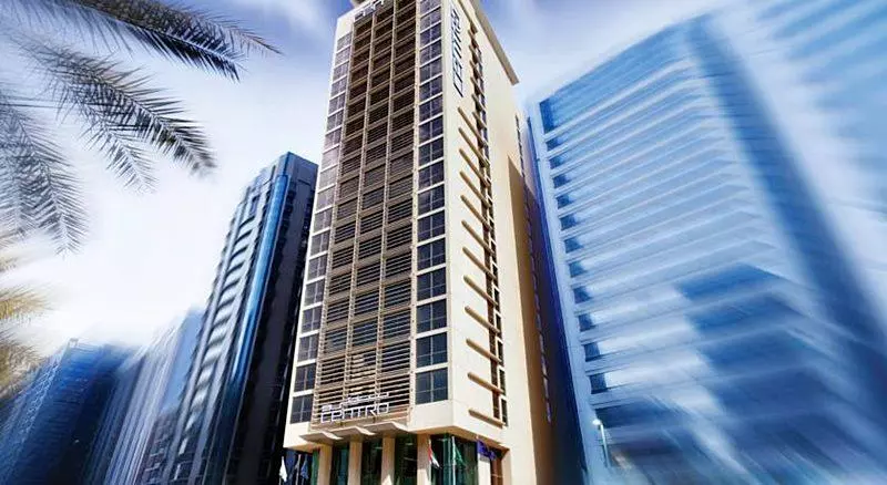 ホテル Centro Al Manhal by Rotana