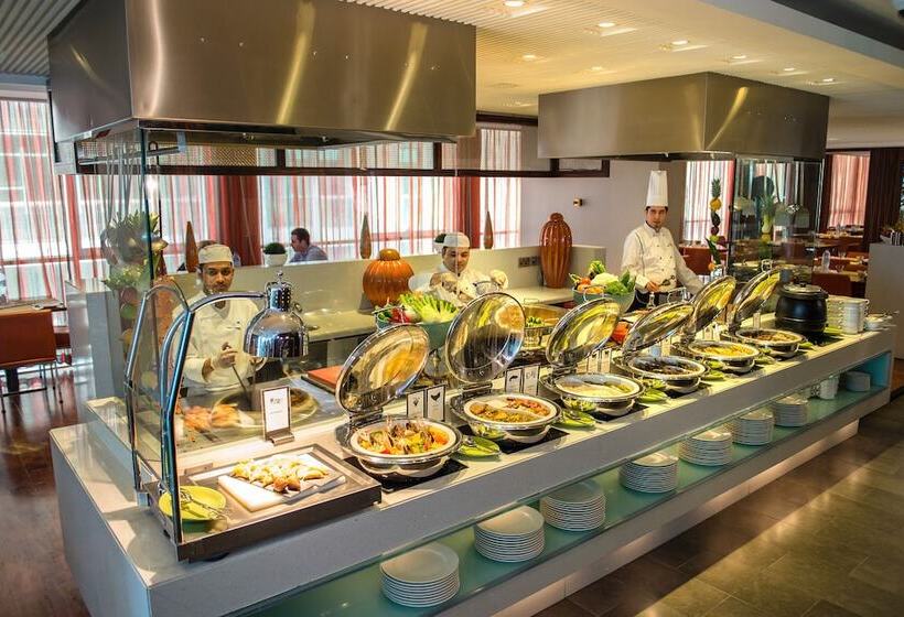 Hotel Centro Al Manhal by Rotana