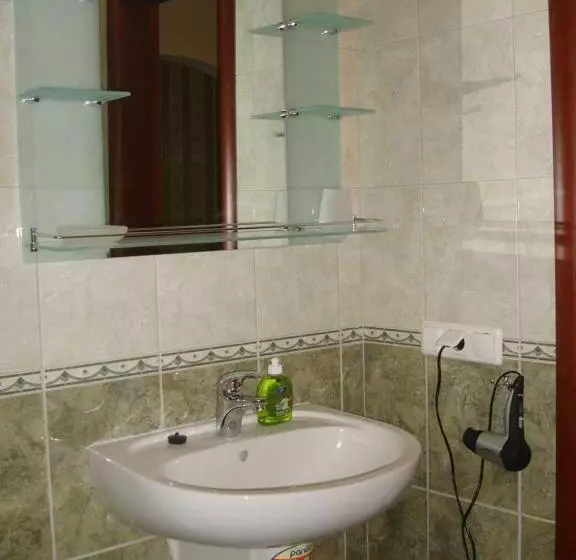 هتل Diplomat Apart