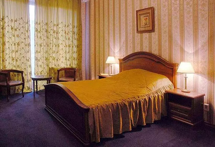 هتل Diplomat Apart