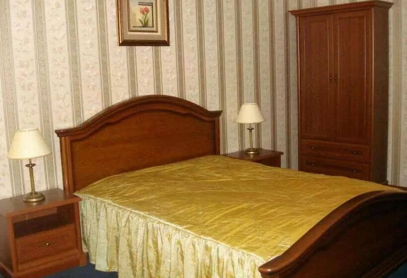 هتل Diplomat Apart