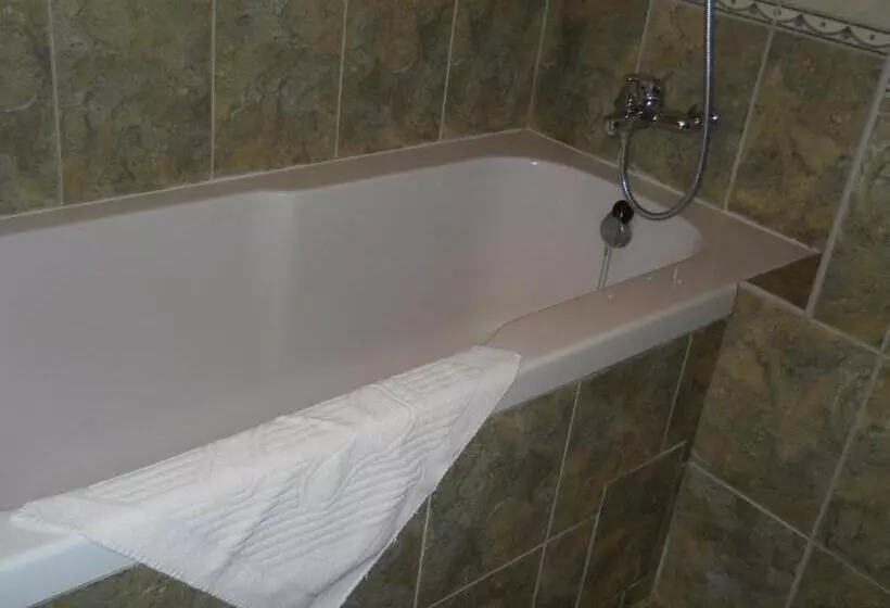 هتل Diplomat Apart