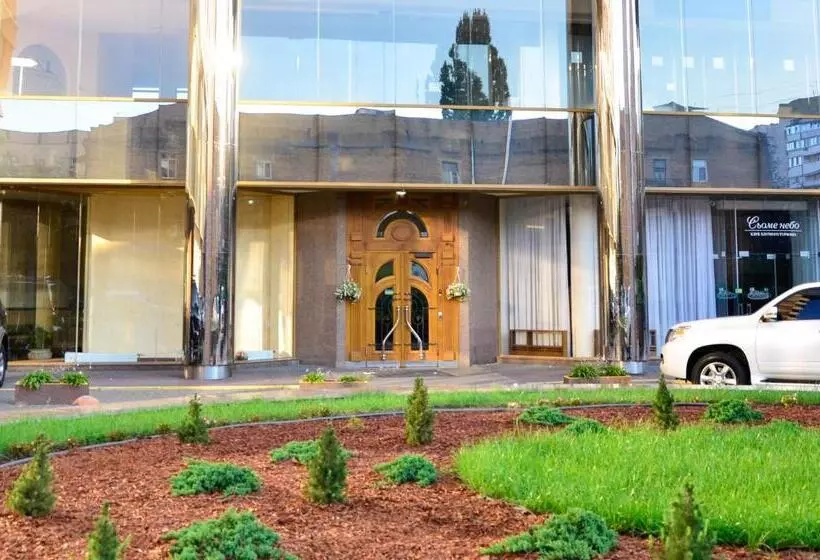 هتل Diplomat Apart