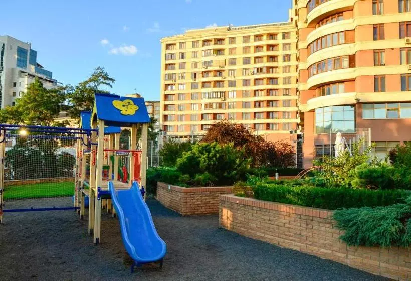 هتل Diplomat Apart