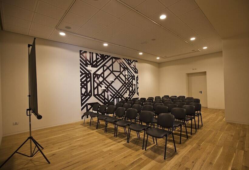 هتل Graffit Gallery Design