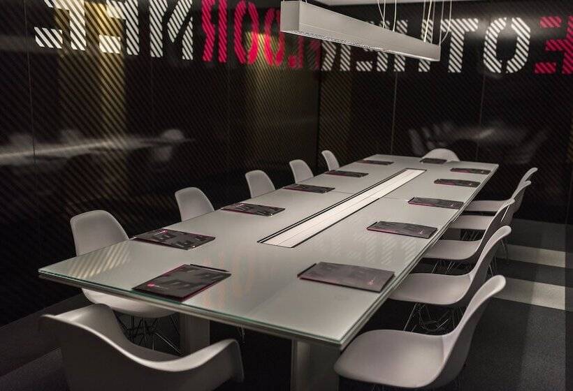 هتل Graffit Gallery Design