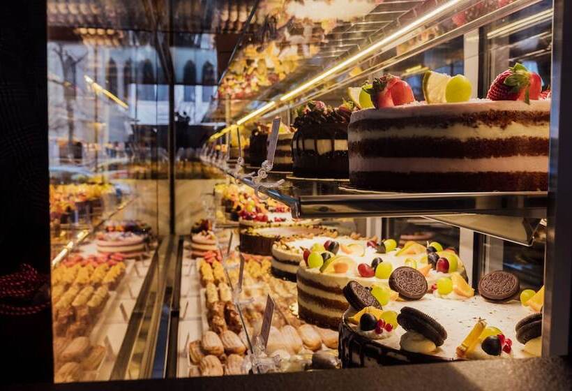 هتل Graffit Gallery Design