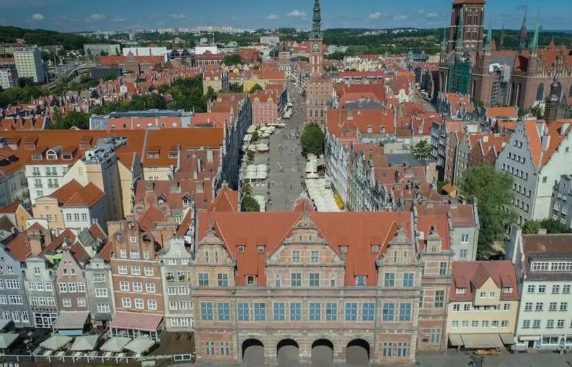 Отель Holland House Residence Old Town