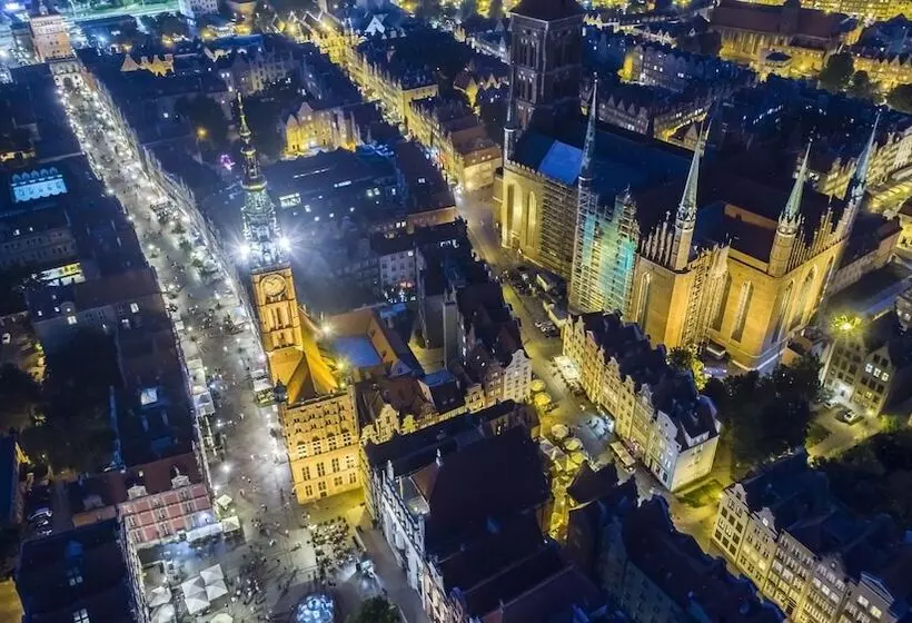 Отель Holland House Residence Old Town