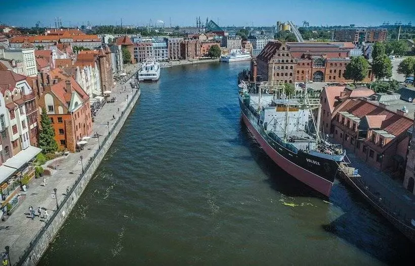 Отель Holland House Residence Old Town