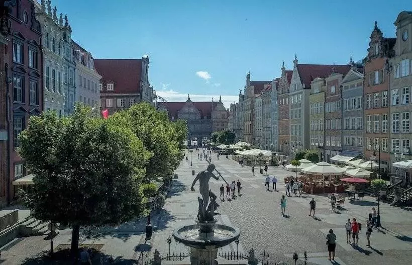 Отель Holland House Residence Old Town