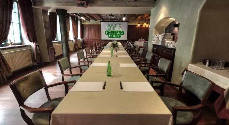 Отель Holland House Residence Old Town