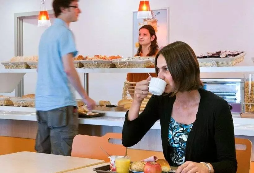 Otel Ibis Budget Brugge Centrum Station