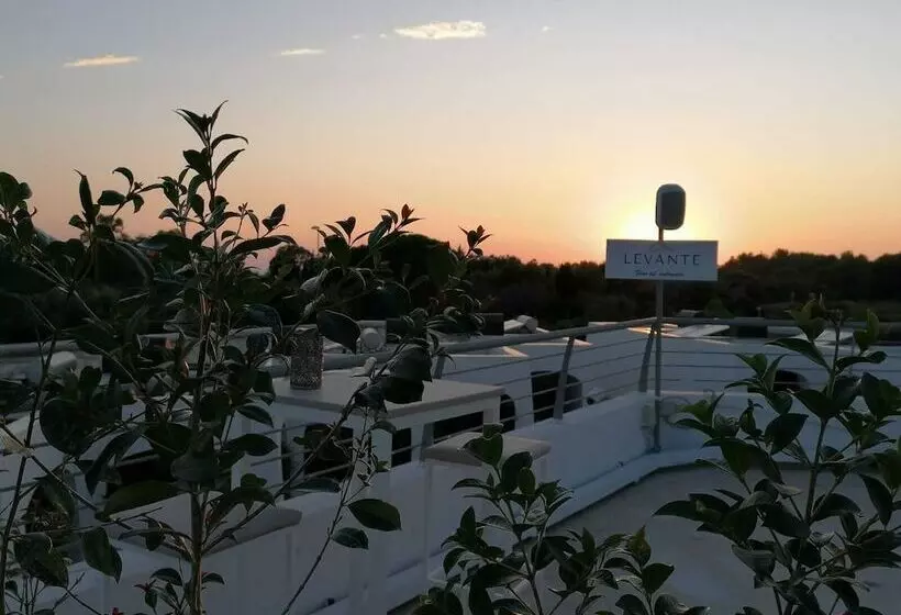 Отель La Casarana Wellness Ecoresort