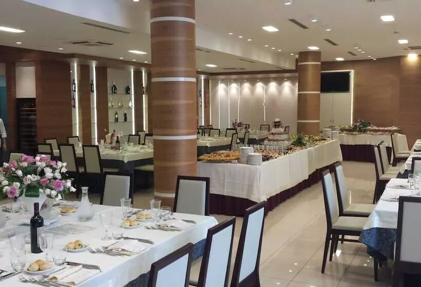 Отель La Casarana Wellness Ecoresort