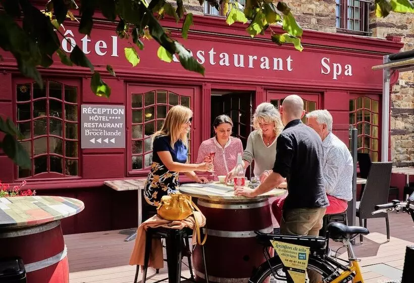 Logis Hotel, Restaurant Et Spa Le Relais De Broceliande