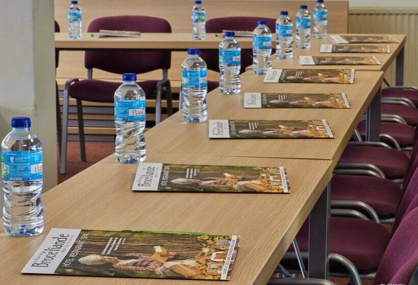 Logis Hotel, Restaurant Et Spa Le Relais De Broceliande