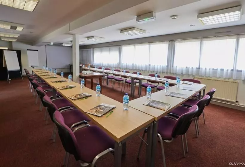 Logis Hotel, Restaurant Et Spa Le Relais De Broceliande