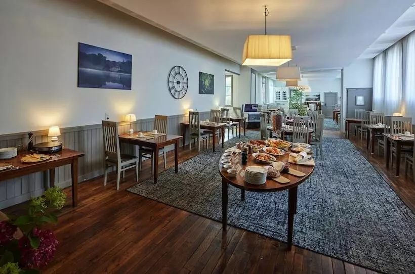 Logis Hotel, Restaurant Et Spa Le Relais De Broceliande