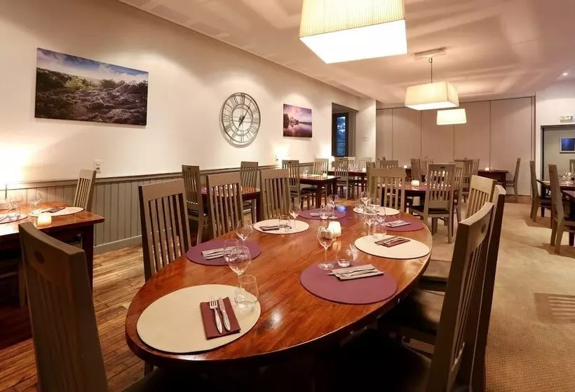 Logis Hotel, Restaurant Et Spa Le Relais De Broceliande