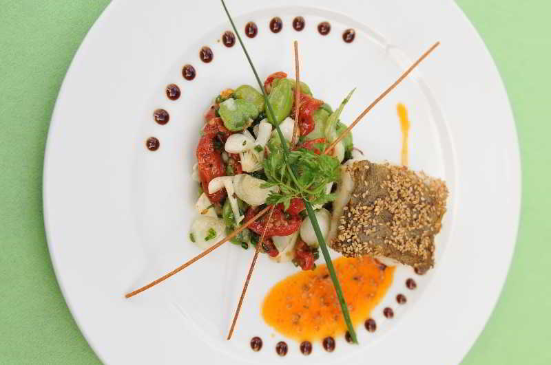 Logis Hotel, Restaurant Et Spa Le Relais De Broceliande