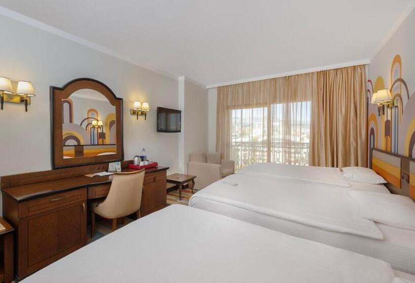 هتل Megasaray Westbeach Antalya