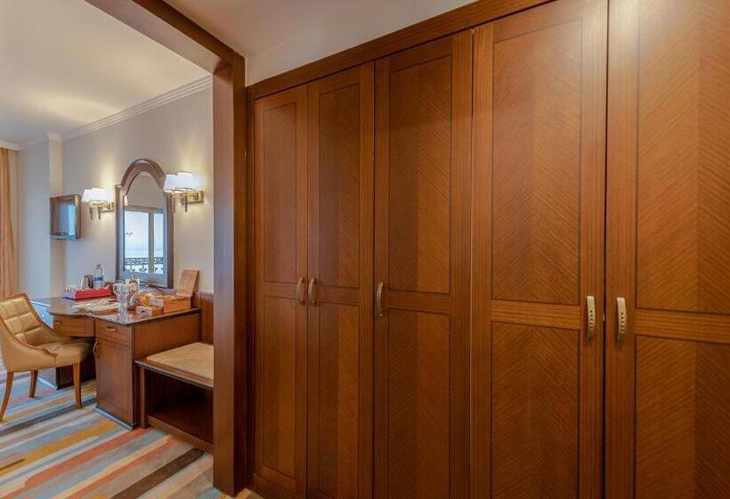 هتل Megasaray Westbeach Antalya