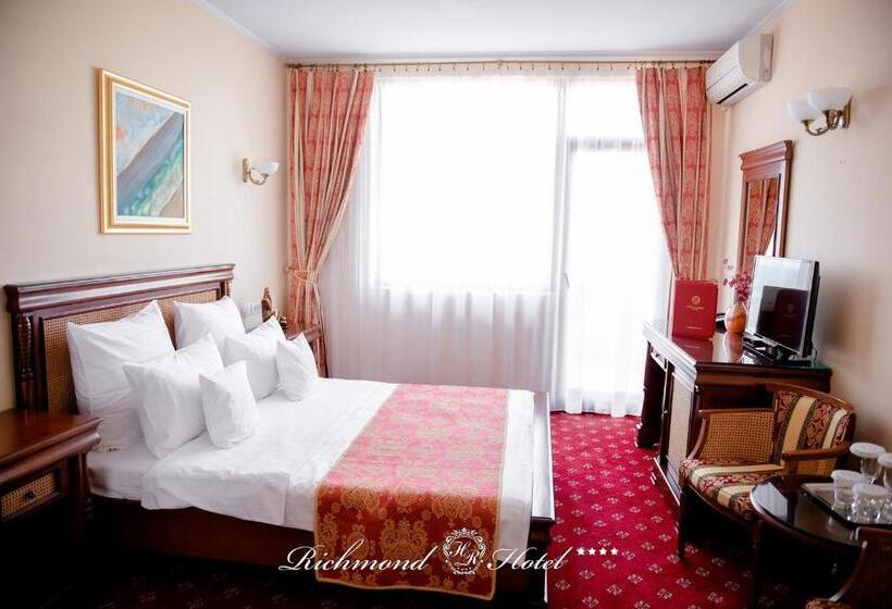 فندق Richmond