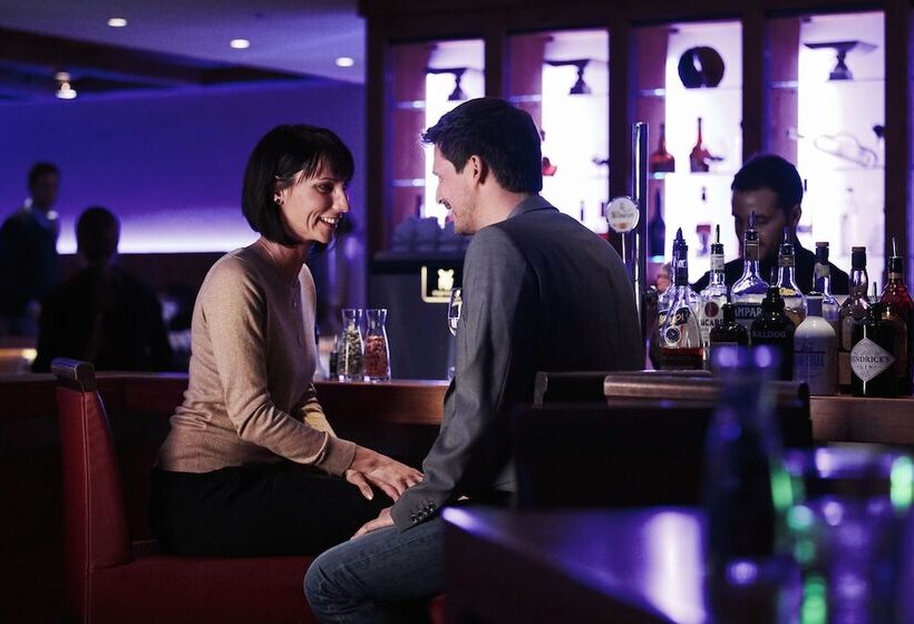 Отель Robinson Amadé