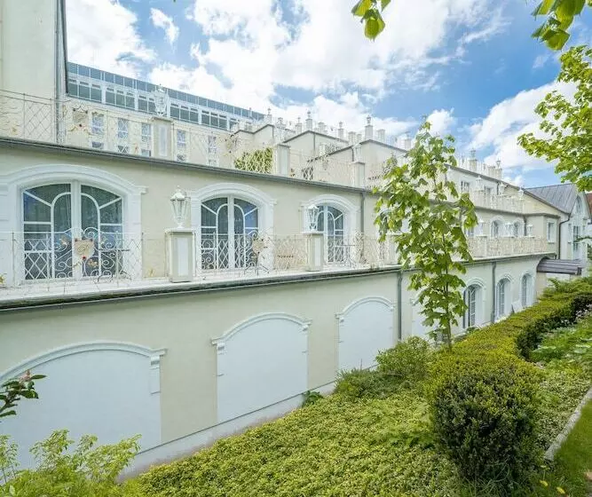 בית מלון כפרי Rugard Thermal Strand