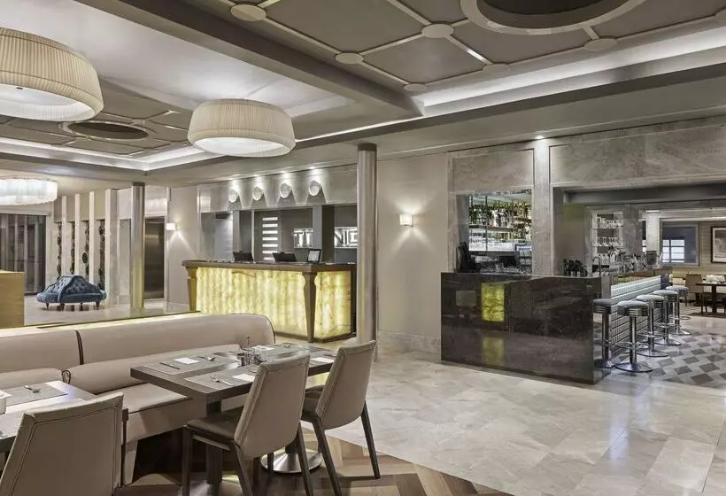 هتل Titanic Comfort Mitte