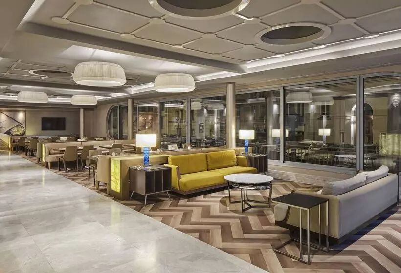 هتل Titanic Comfort Mitte