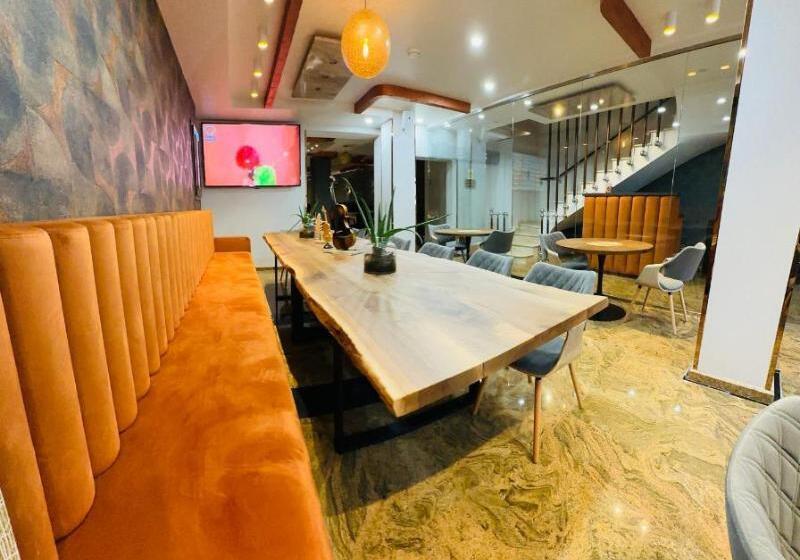 هتل Villa & Restaurant Levoslav House