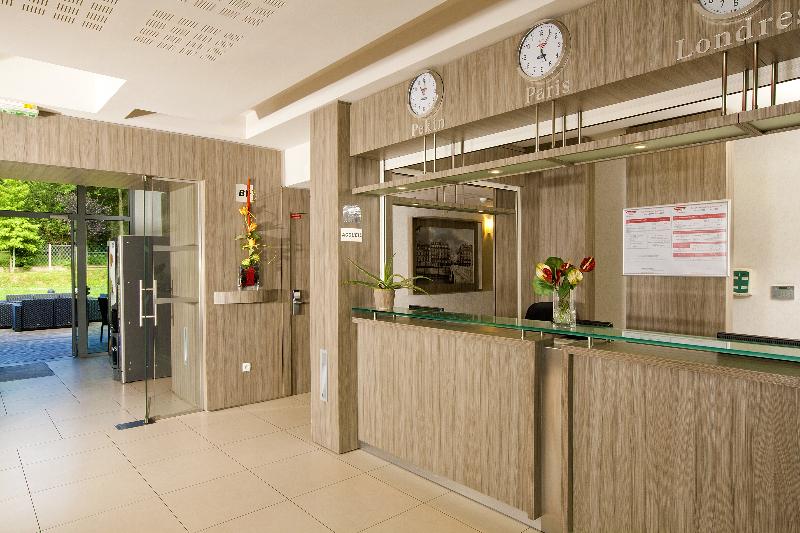 Residhome Paris Guyancourt