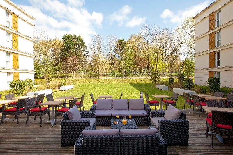 Residhome Paris Guyancourt