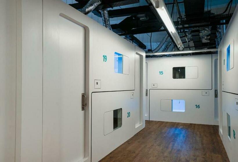 Hostel Bobopod Kota Tua, Jakarta