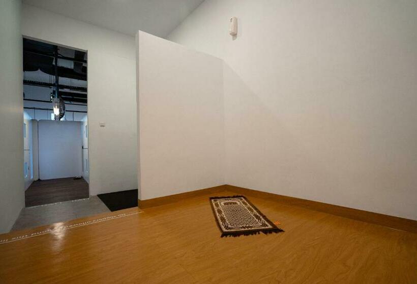 Hostel Bobopod Kota Tua, Jakarta