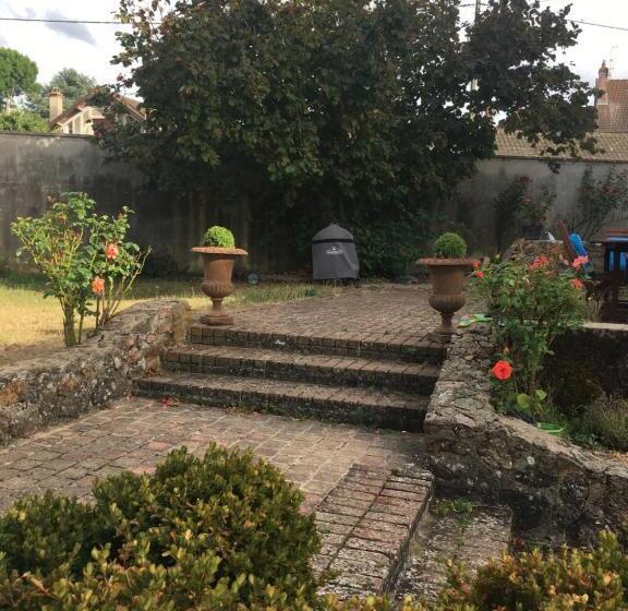 Bed and Breakfast Augustodun Home