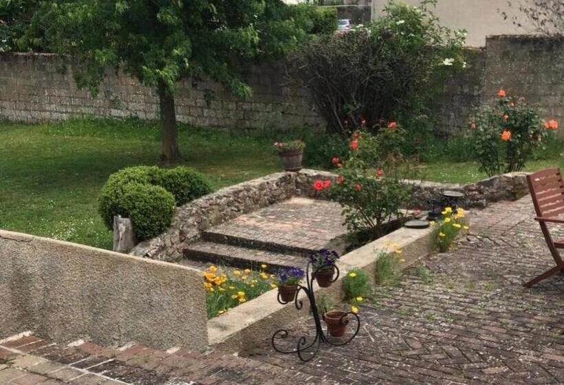 Bed and Breakfast Augustodun Home