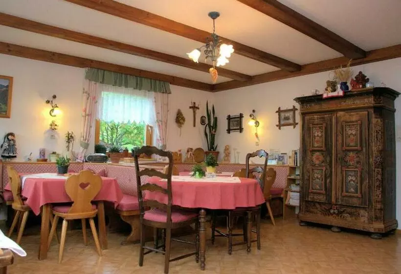 تختخواب و صبحانه Gästehaus Pürstl Kocher
