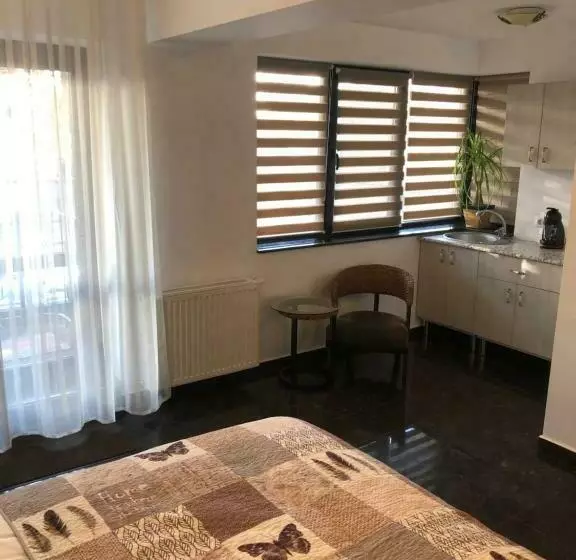 تختخواب و صبحانه Studio