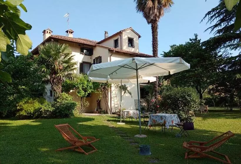 Aamiaismajoitus (B&B) Villa Della Stua