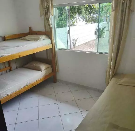 Gênesis Beach Hostel! Quartos Compartilhados E Privativos Na Pinheira