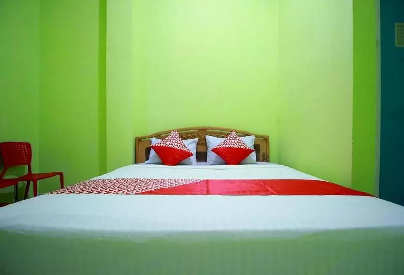 ホテル Reddoorz Near Jalan Sejahtera Lubuk Linggau