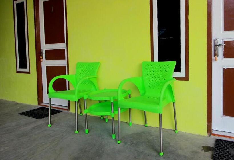 호텔 Reddoorz Near Jalan Sejahtera Lubuk Linggau