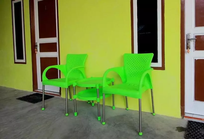 ホテル Reddoorz Near Jalan Sejahtera Lubuk Linggau